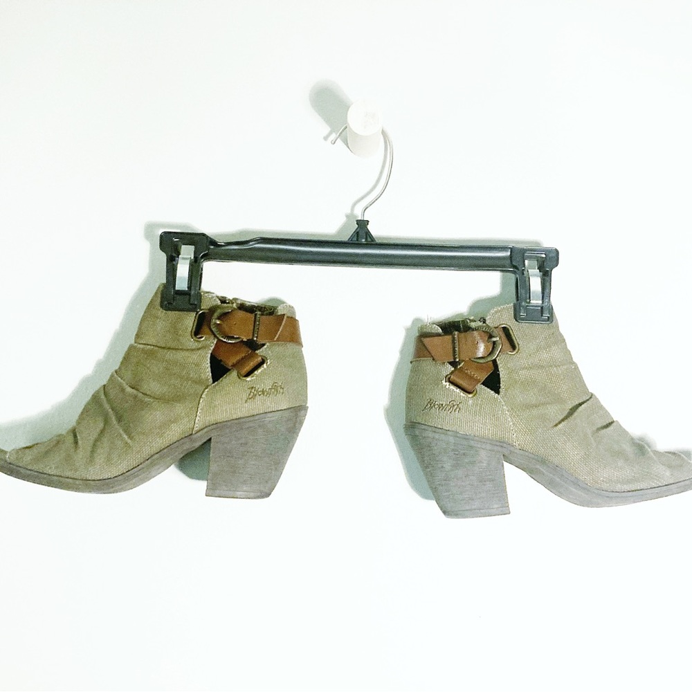 BLOWFISH Size 7 open-toe ANKLE BOOTIE w/ side zip and decorative brass buckle